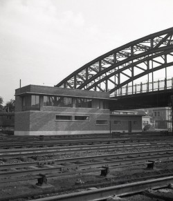 Z03906A.jpg
